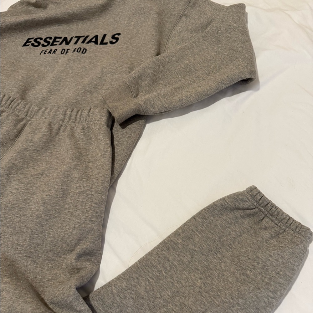 Essentials Set - image 5